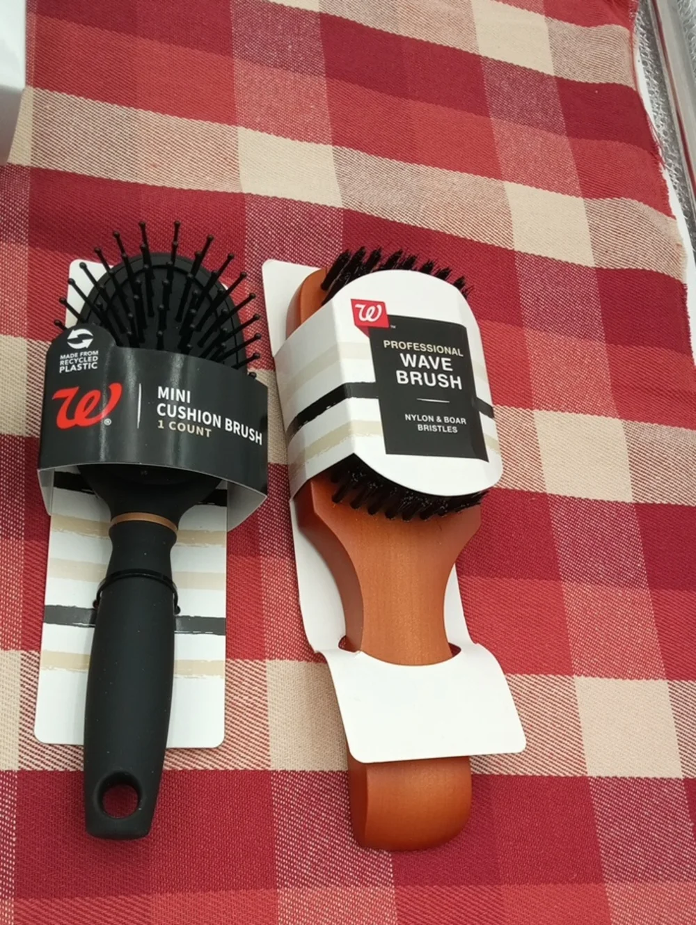 Hairbrushes, Combs And Scalp Massager NWT